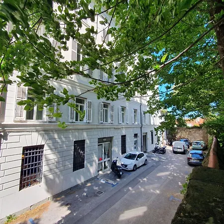 L'arco Living 2 Apartamento *