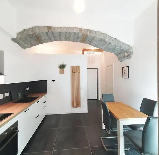 L'arco Living 2 アパート *