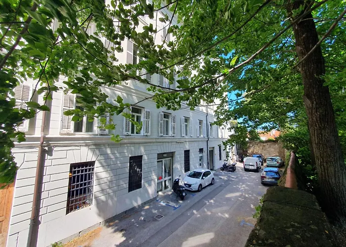 L'arco Living 2 Apartamento *